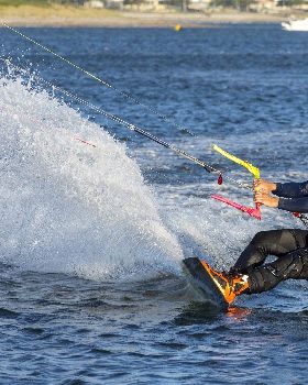Kitesurfing