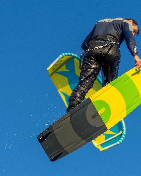 Kitesurfing
