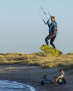 Kitesurfing