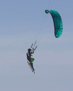 Kitesurfing