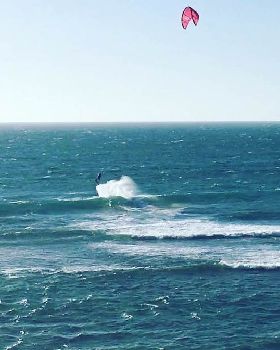 Kitesurfing