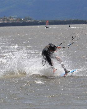 Kitesurfing