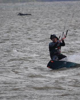 Kitesurfing