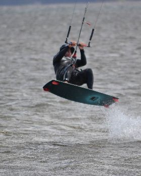 Kitesurfing