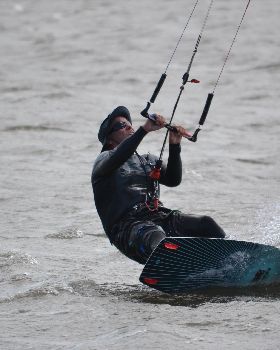 Kitesurfing