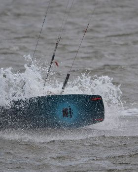 Kitesurfing