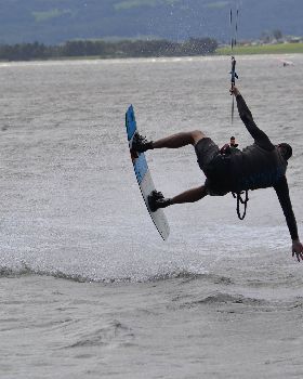 Kitesurfing