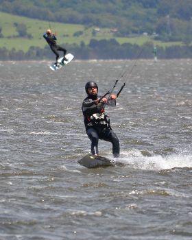 Kitesurfing