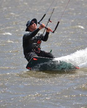 Kitesurfing
