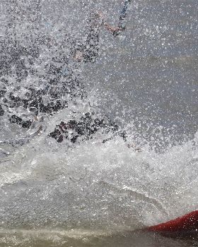 Kitesurfing