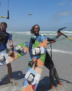 Buzz kites in action