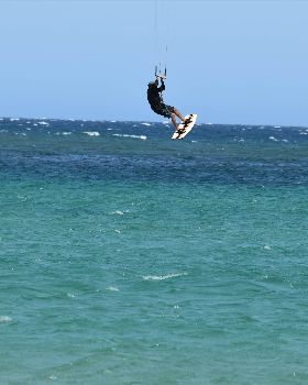 Kitesurfing