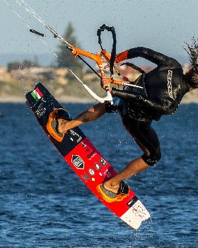 Kitesurfing