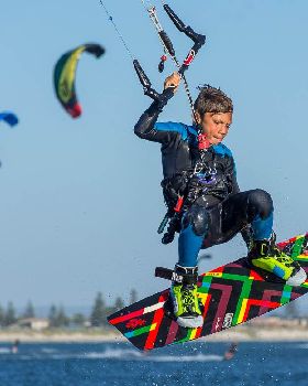 Kitesurfing
