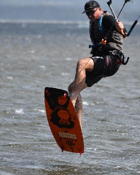 Kitesurfing