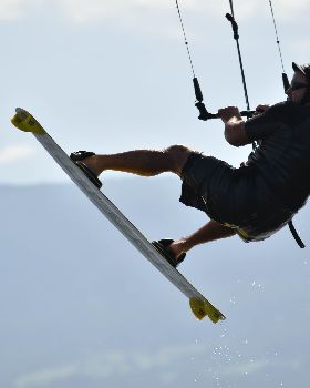 Kitesurfing