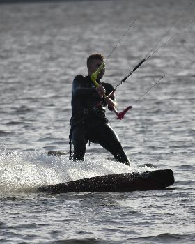 Kitesurfing