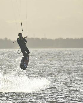 Kitesurfing