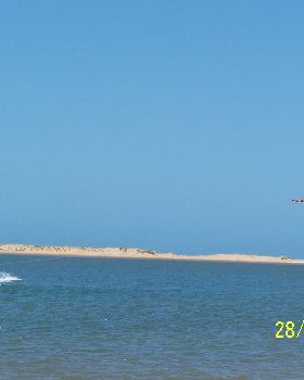 Kitesurfing