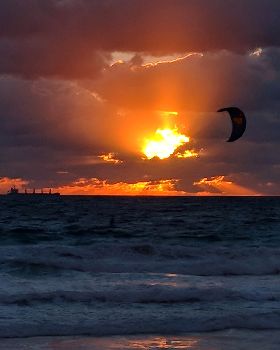 Kitesurfing