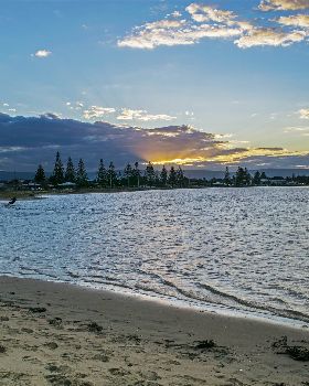 Kite surfing in Windang