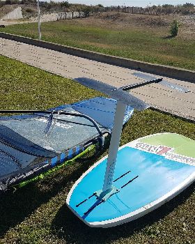 Kitesurfing