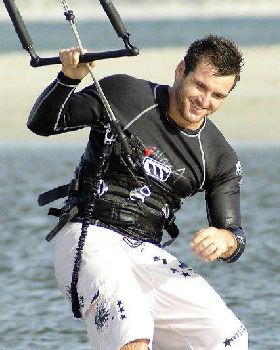 Kitesurfing the sandbar at Safety Bay