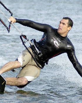Kitesurfing the sandbar at Safety Bay
