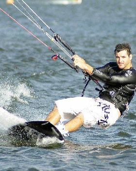 Kitesurfing the sandbar at Safety Bay