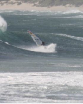 Kitesurfing