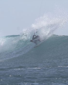Kitesurfing