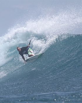 Kitesurfing