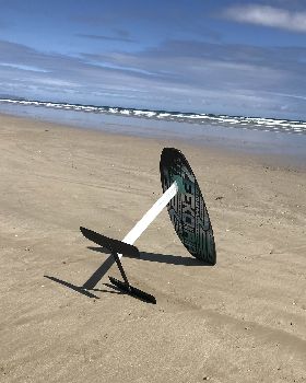 Kitesurfing