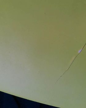 CR-X front wing crack - close