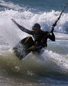 Kitesurfing