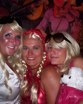 hollywood dressup night