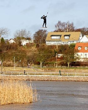 Kitesurfing