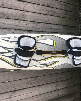 Kitesurfing