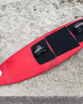 Kitesurfing