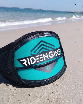 Kitesurfing