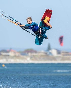 Kitesurfing