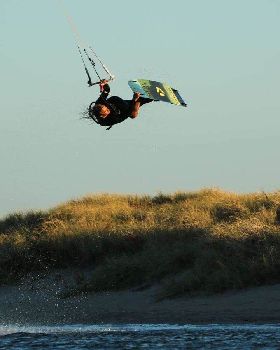 Kitesurfing