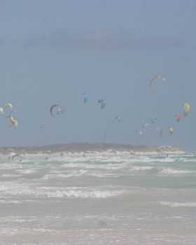 kitestock Entertainers in and out the water