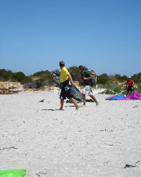 KiteX - Ian and Matthias reach the finish line at Bay 1
