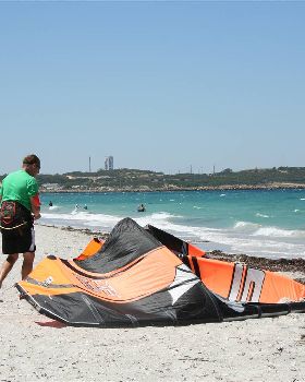 Kite X - Graham and Grant setting up