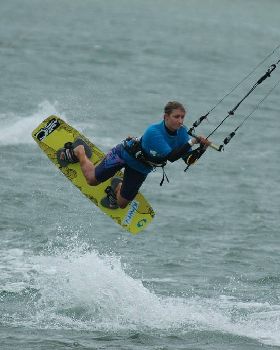 Girls in action at the 2008 Freestyle Nats at Elliott Heads
