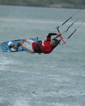 Girls in action at the 2008 Freestyle Nats at Elliott Heads