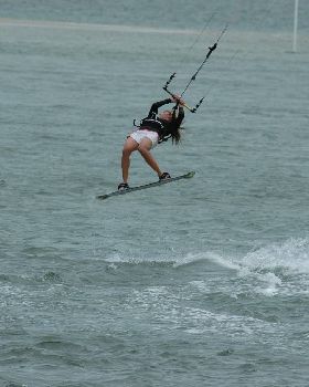 Girls in action at the 2008 Freestyle Nats at Elliott Heads