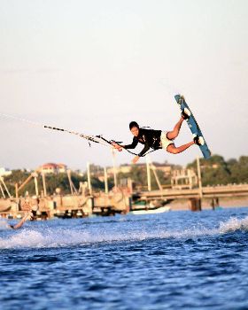 Kitesurfing