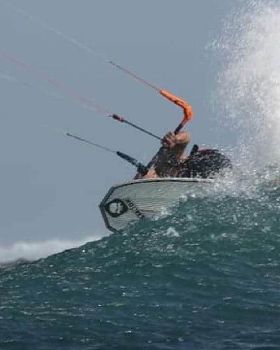 Kitesurfing